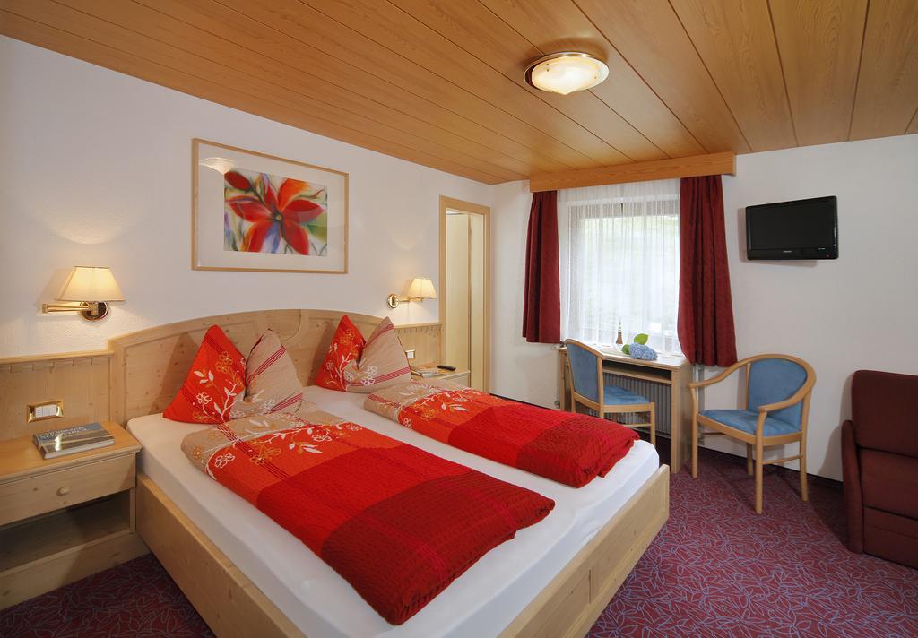 Alpshotel Bergland Pfelders Exterior photo